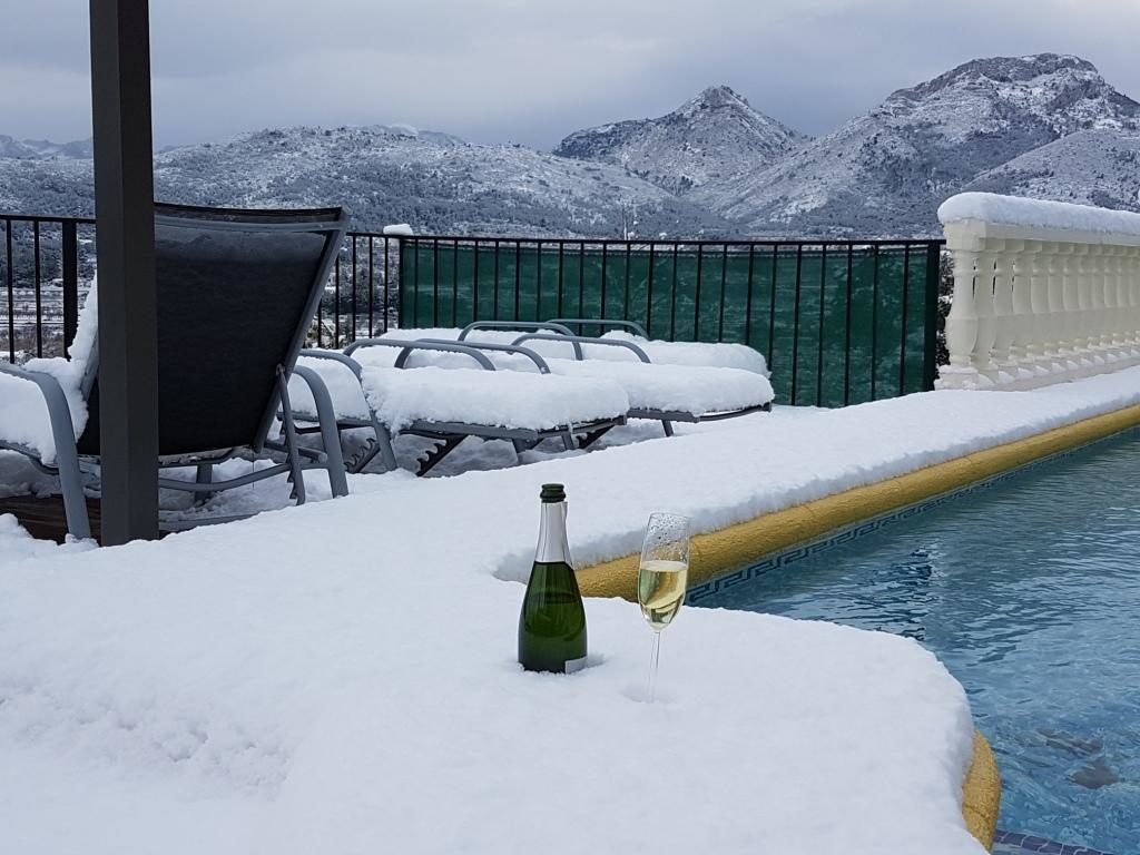sneeuw nieve Vakantiehuis Jalon 18 enero 2017